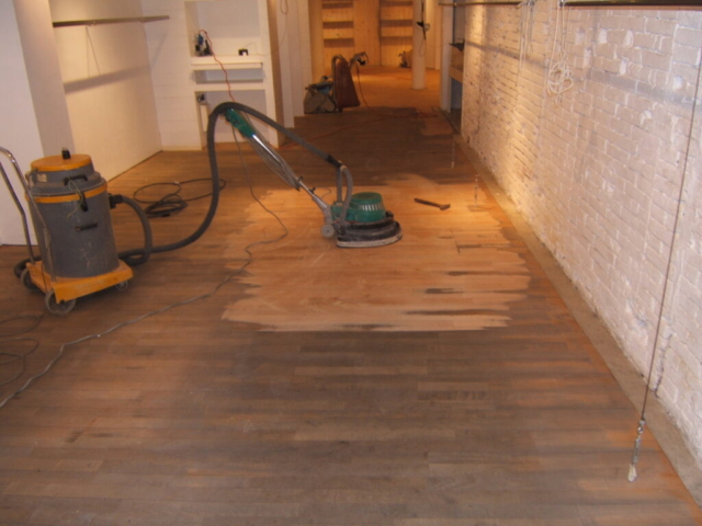 preparazione-microresina-su-legno-PRIMA